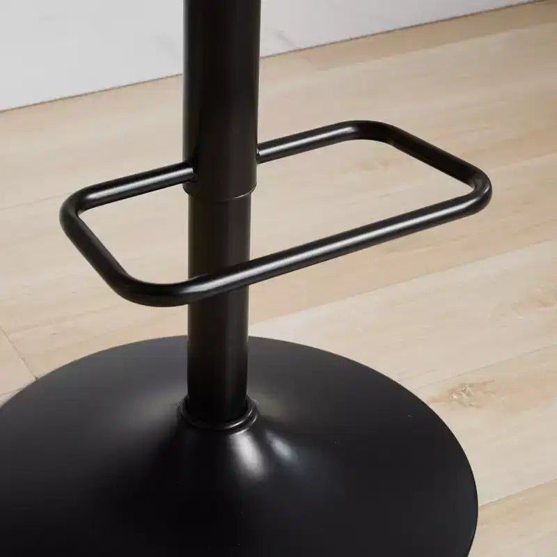 Tabouret de bar pivotant et réglable en hauteur GDFStudio Agnes en similicuir et bois courbé