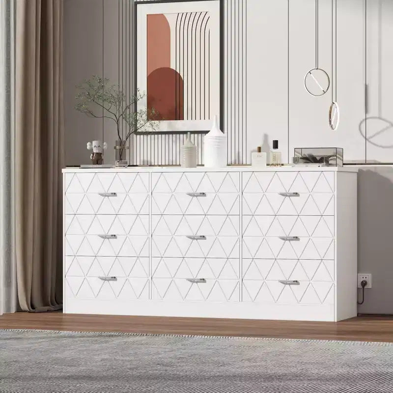 Zstar Commode triple moderne à 9 tiroirs, Meuble de rangement en bois pour chambre à coucher avec prises de courant