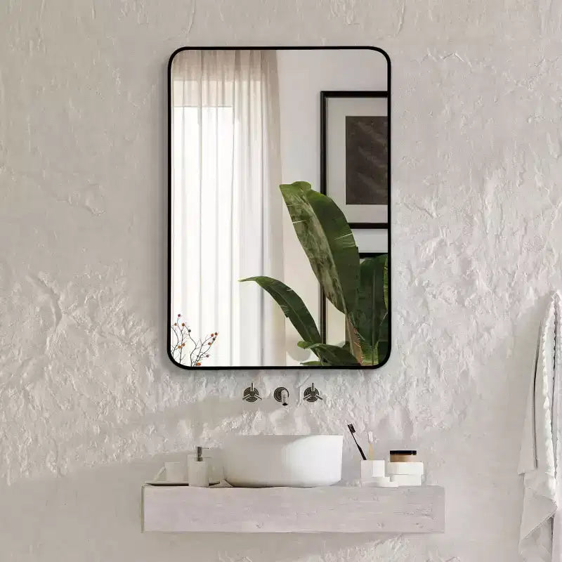 Miroir mural de salle de bain rectangulaire encadré en métal noir 24x36 pouces.
