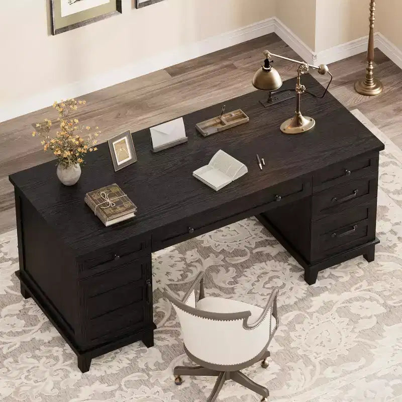 Bureau de direction de 152 cm avec tiroirs, bureau d'ordinateur avec station de charge, bureau d'écriture en bois pour étude, table de conférence pour salon