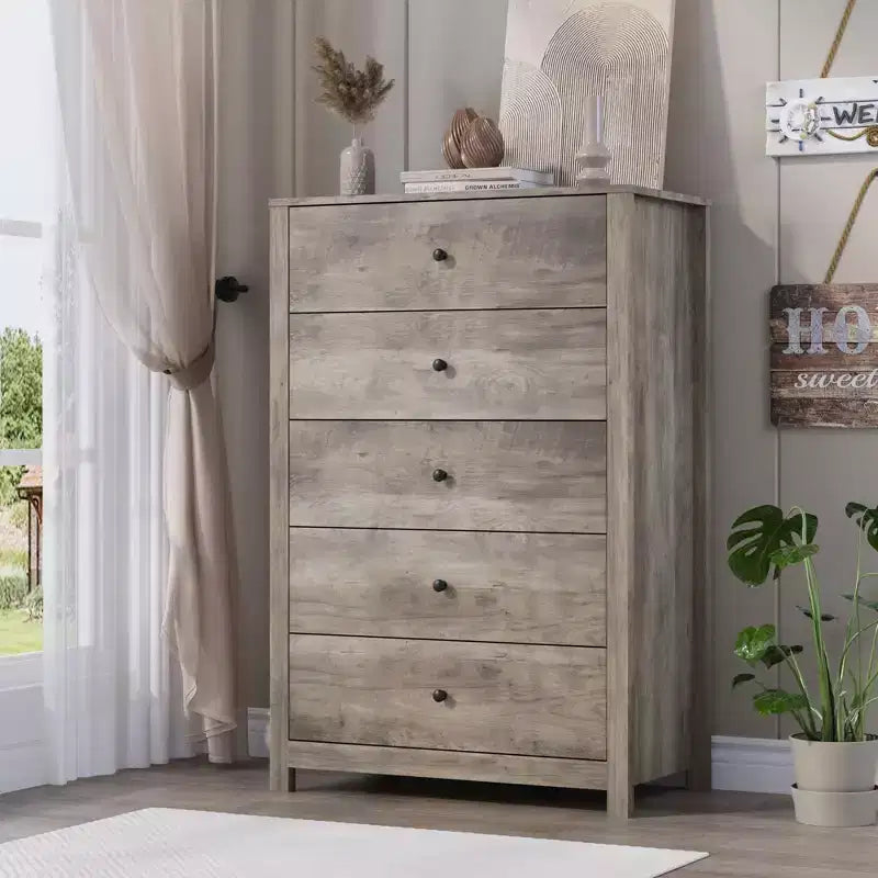 Commode moderne à 5 tiroirs avec rangement profond, coffre en bois élégant pour chambre à coucher, salon, entrée, offrant un grand espace pour une décoration intérieure organisée