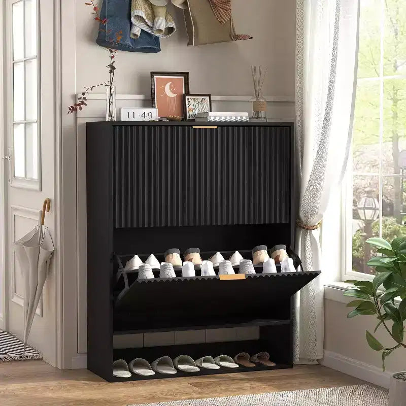 Meuble à chaussures cannelé de 80 cm avec 2 tiroirs abattants et crochets latéraux, organisateur de rangement étroit réglable pour entrée avec étagère inférieure ouverte