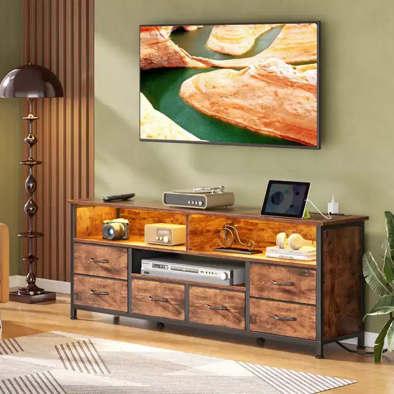 Meuble TV rustique marron de 55 pouces avec station de charge, lumières LED, 6 tiroirs en tissu, centre de divertissement pour téléviseurs jusqu'à 60 pouces, console multimédia