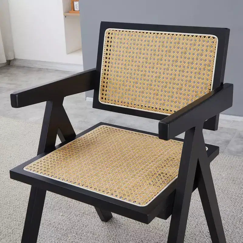 Lot de 2 chaises de salle à manger Okak en bois massif, chaises de salle à manger avec dossier en rotin et accoudoirs, chaises d'appoint de cuisine simples pour table de salon