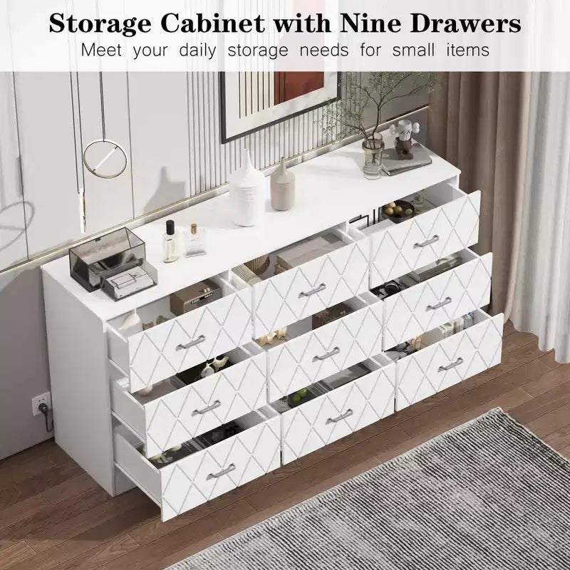 Zstar Commode triple moderne à 9 tiroirs, Meuble de rangement en bois pour chambre à coucher avec prises de courant