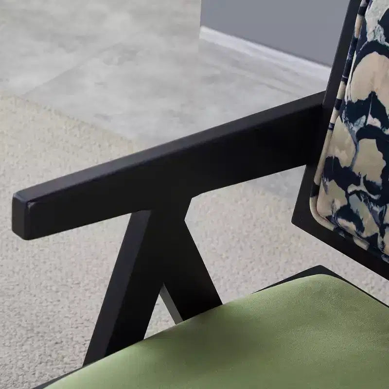 Lot de 2 chaises de salle à manger Okak en bois massif, chaises de salle à manger avec dossier en rotin et accoudoirs, chaises d'appoint de cuisine simples pour table de salon