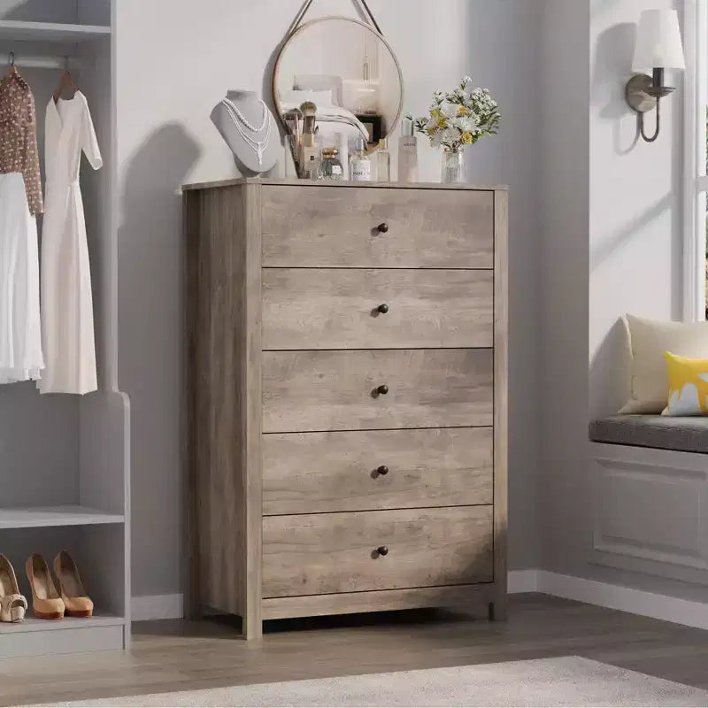 Commode moderne à 5 tiroirs avec rangement profond, coffre en bois élégant pour chambre à coucher, salon, entrée, offrant un grand espace pour une décoration intérieure organisée