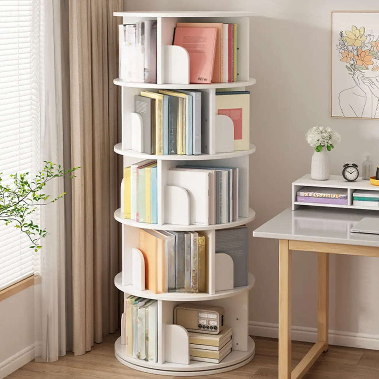 Bibliothèque cylindrique en bois brun à dos ouvert et rotative