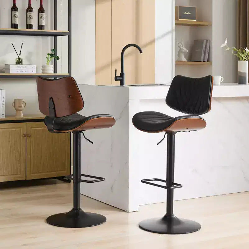 Tabouret de bar pivotant et réglable en hauteur GDFStudio Agnes en similicuir et bois courbé