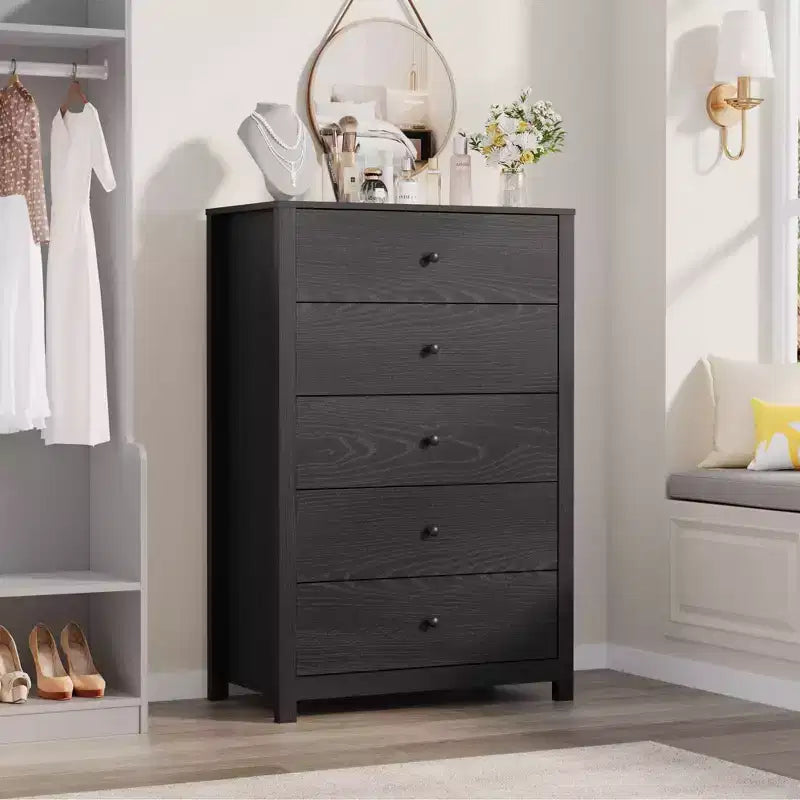 Commode moderne à 5 tiroirs avec rangement profond, coffre en bois élégant pour chambre à coucher, salon, entrée, offrant un grand espace pour une décoration intérieure organisée