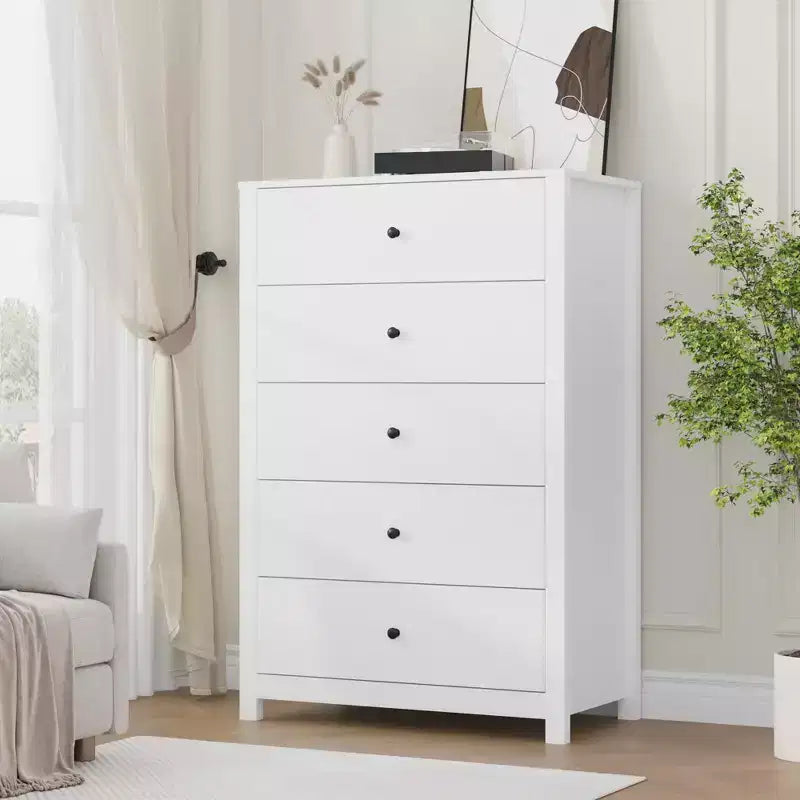 Commode moderne à 5 tiroirs avec rangement profond, coffre en bois élégant pour chambre à coucher, salon, entrée, offrant un grand espace pour une décoration intérieure organisée