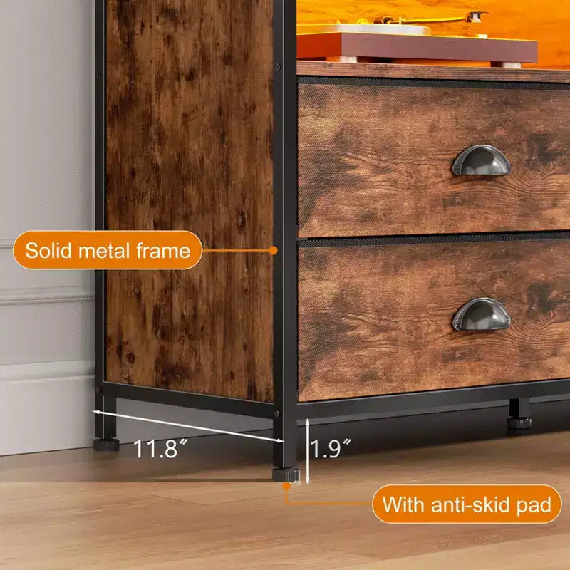 Meuble TV rustique marron de 55 pouces avec station de charge, lumières LED, 6 tiroirs en tissu, centre de divertissement pour téléviseurs jusqu'à 60 pouces, console multimédia