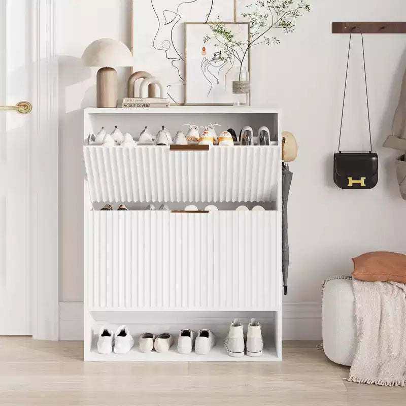 Meuble à chaussures cannelé de 80 cm avec 2 tiroirs abattants et crochets latéraux, organisateur de rangement étroit réglable pour entrée avec étagère inférieure ouverte