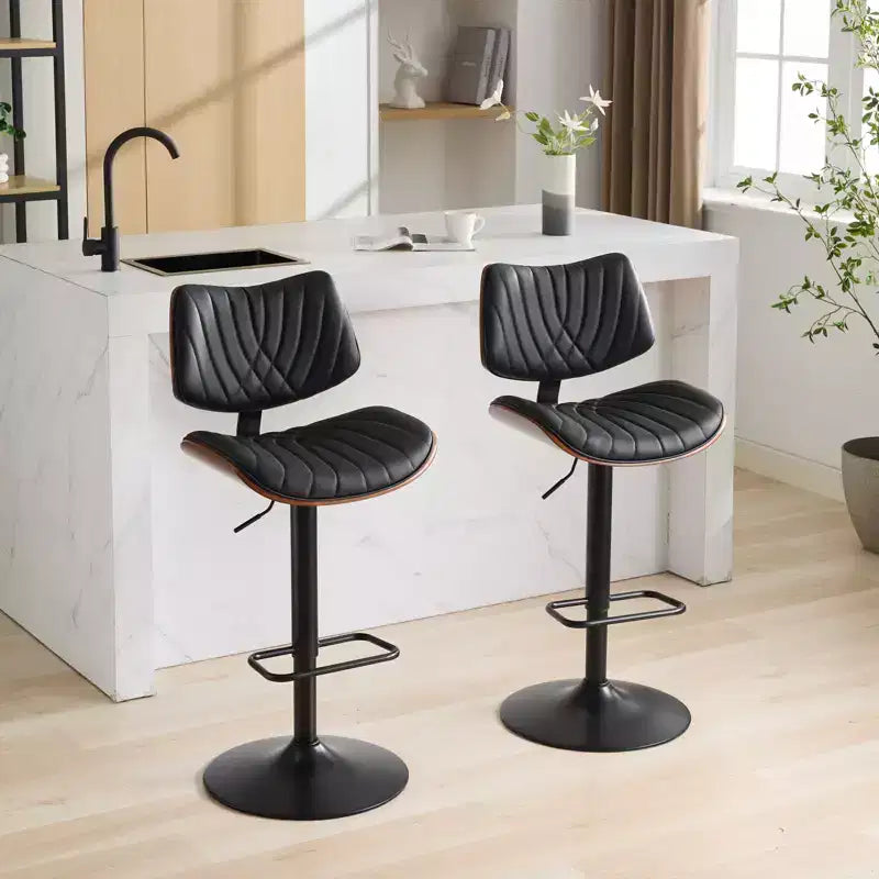 Tabouret de bar pivotant et réglable en hauteur GDFStudio Agnes en similicuir et bois courbé