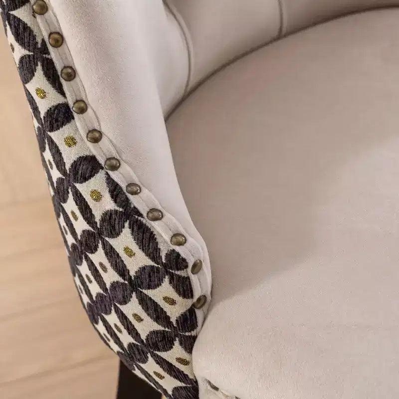 Lot de 2 chaises de salle à manger en velours noir classique, chaises de salle à manger contemporaines en bois massif capitonnées en velours avec pieds en bois cloutés