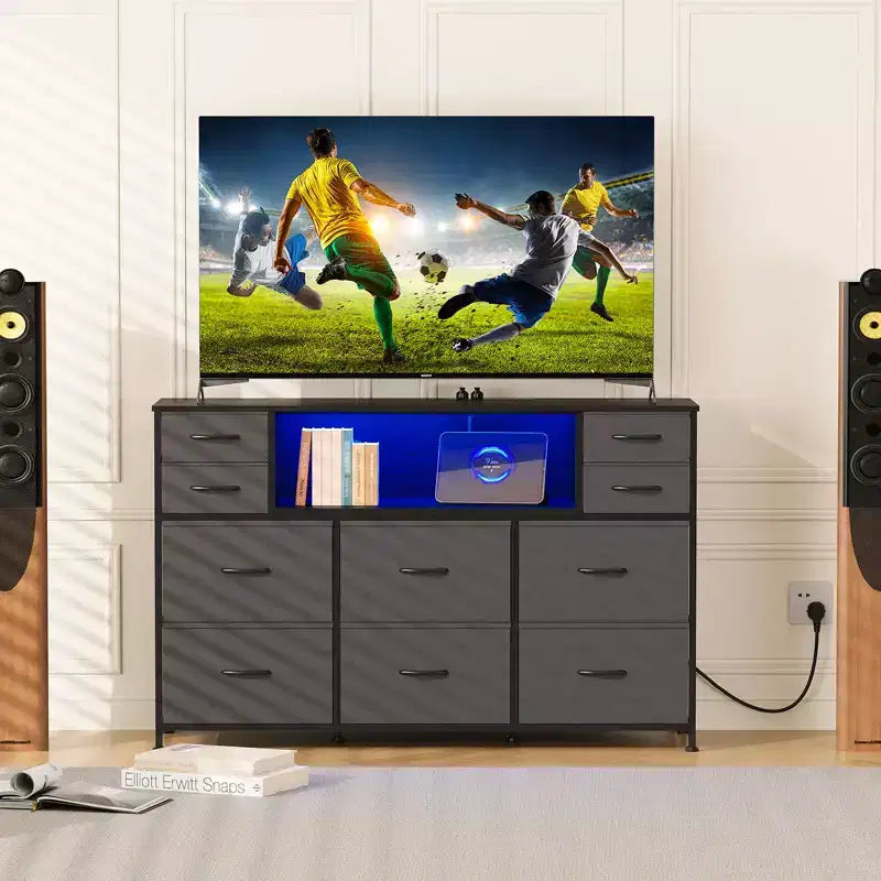 Commode de rangement à 10 tiroirs avec support TV, bande lumineuse LED et prises électriques, commode en tissu avec plateau en bois, meuble TV pour téléviseur de 55 pouces, commode de rangement