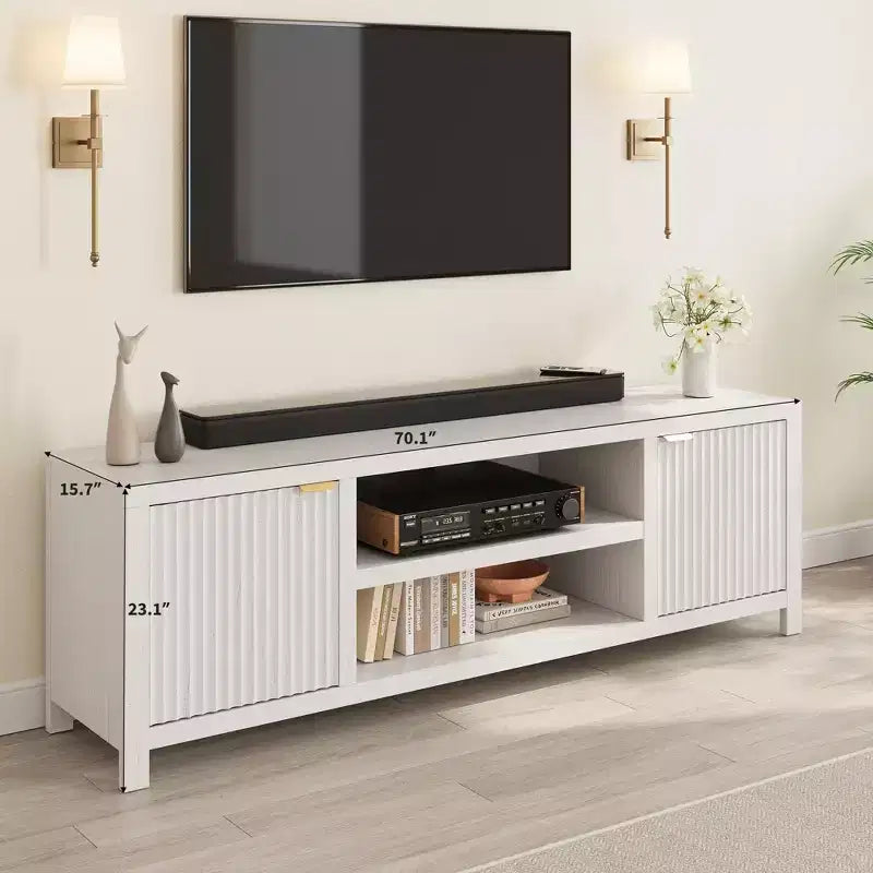 Meuble TV cannelé GustoWave pour 80 pouces, meuble de divertissement moderne avec rangement, meuble console média en bois avec porte et poignée cannelées
