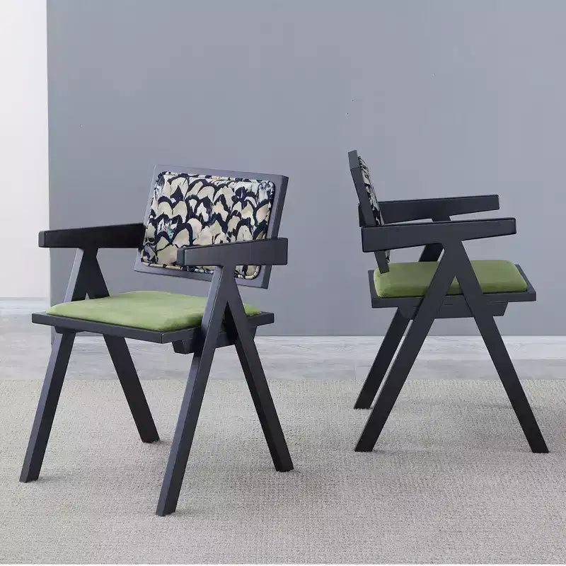 Lot de 2 chaises de salle à manger Okak en bois massif, chaises de salle à manger avec dossier en rotin et accoudoirs, chaises d'appoint de cuisine simples pour table de salon