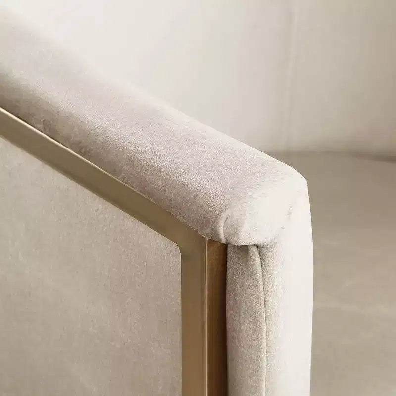 Meridian Furniture, Chaise de salle à manger Tierra en velours